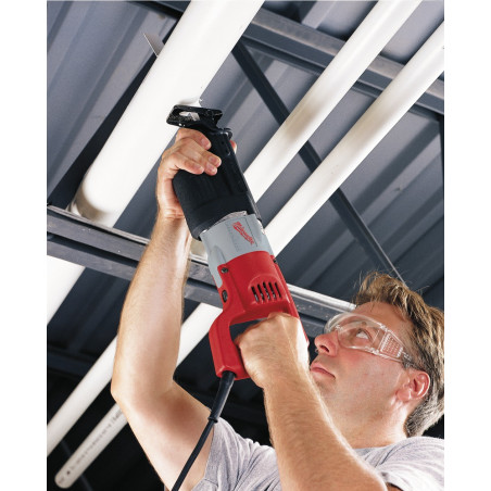 Scie Sabre 1300 Watts à variateur course de 32mm fixtec SSPE 1300 SX | 4933428520 Milwaukee