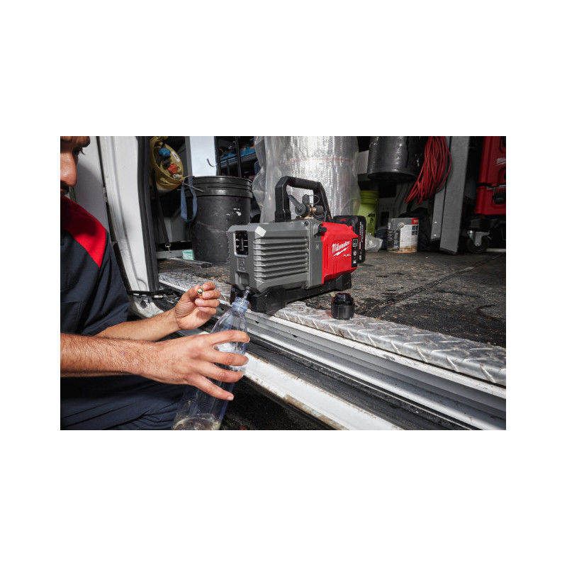 Pompe à vide 18V, 1 batterie 8Ah - Milwaukee | 4933499249