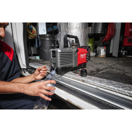 Pompe à vide 18V, 1 batterie 8Ah - Milwaukee | 4933499249